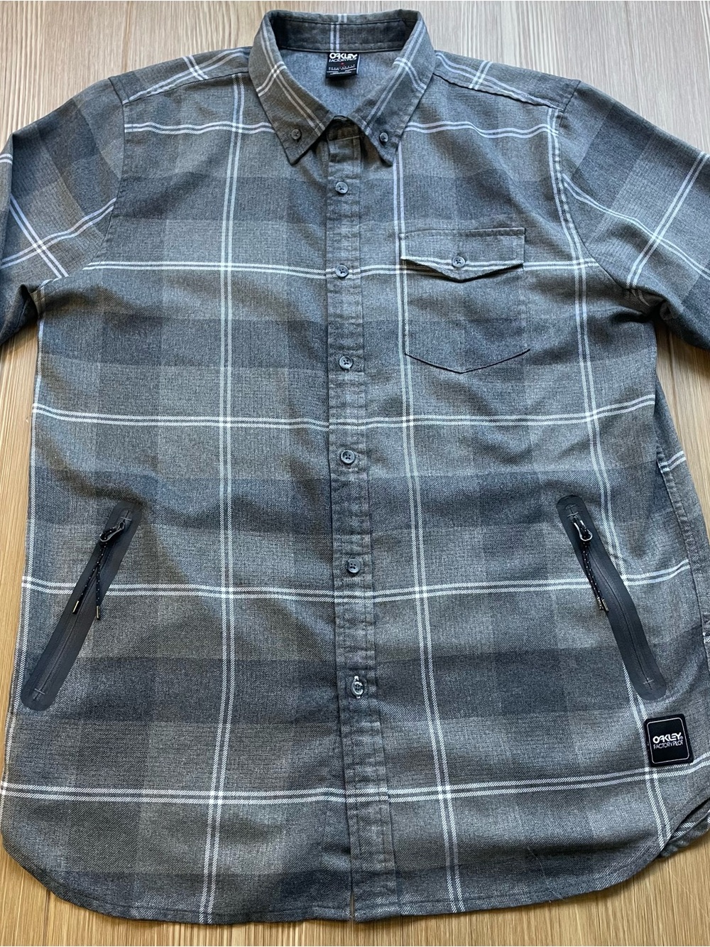 Men's Large  Oakley Factory Pilot Technical Plaid Flannel Shirt Jacket Gray
